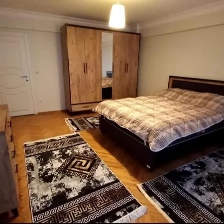 Lejlighed 1er Etage Ortakoey No 3 *